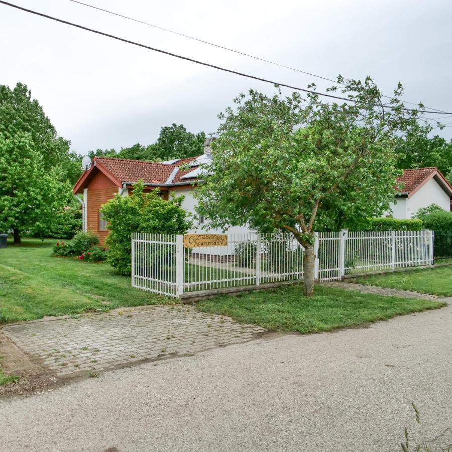 Cseresznyés Apartman Berekfürdő Esterno foto