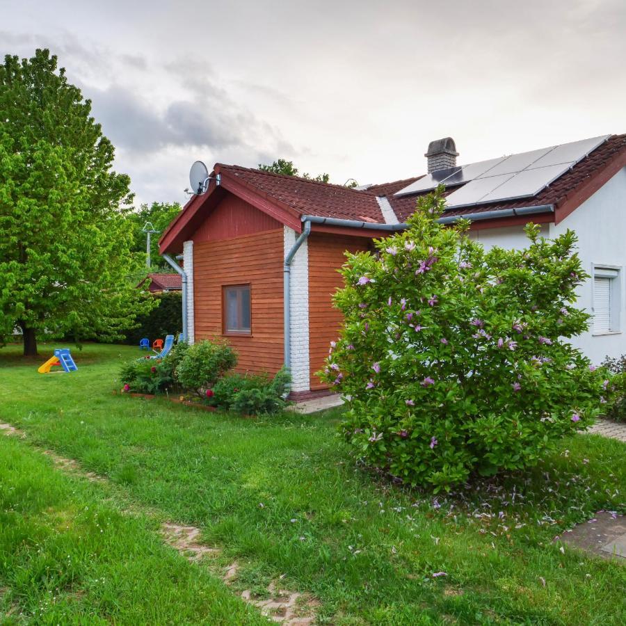 Cseresznyés Apartman Berekfürdő Esterno foto