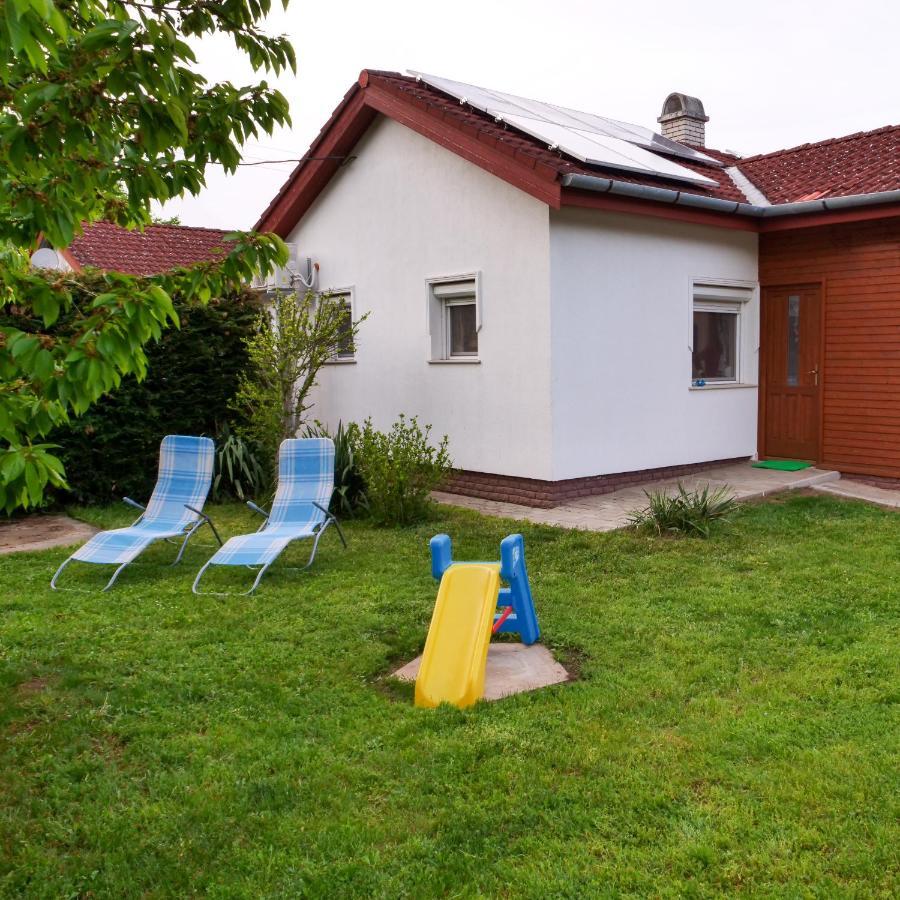 Cseresznyés Apartman Berekfürdő Esterno foto